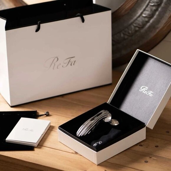 ReFa CARAT Face & Body Roller – Platinum 360° Waterproof Microcurrent Skincare - Picture 3 of 16